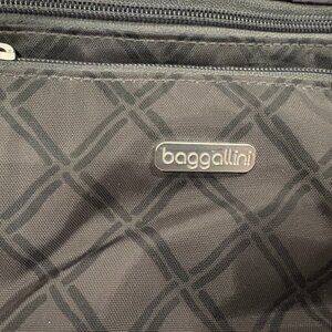 Womens Baggallini Pocket book with purse